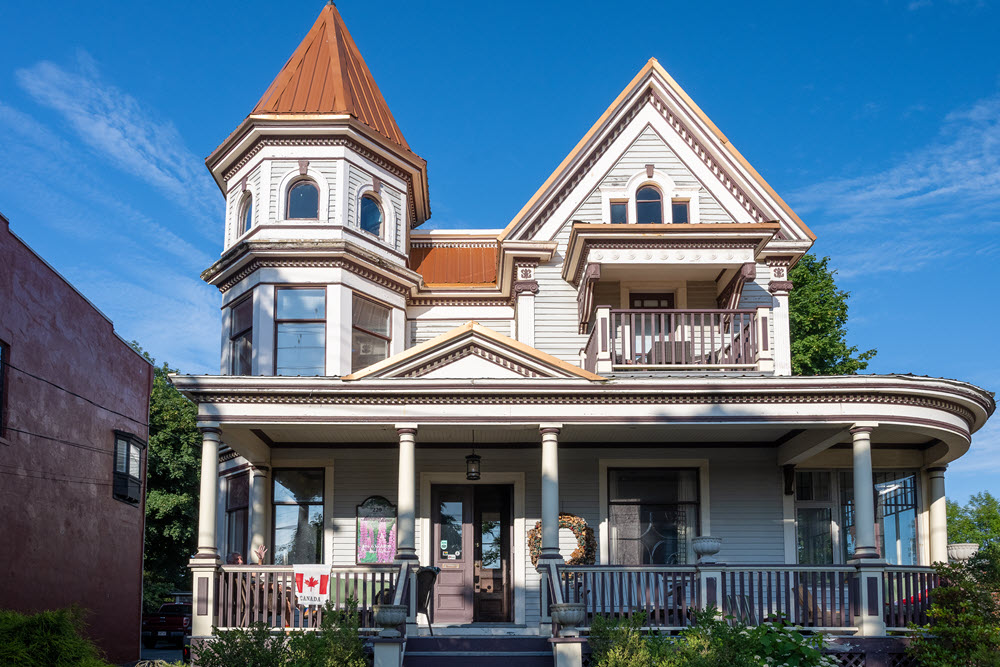 St John NB Mahogany Manor